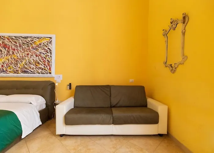 Trinita In Toledo Street בית הארחה