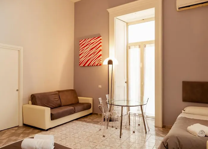 Trinita In Toledo Street בית הארחה