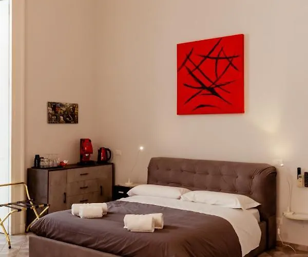 Trinita In Toledo Street בית הארחה 4*