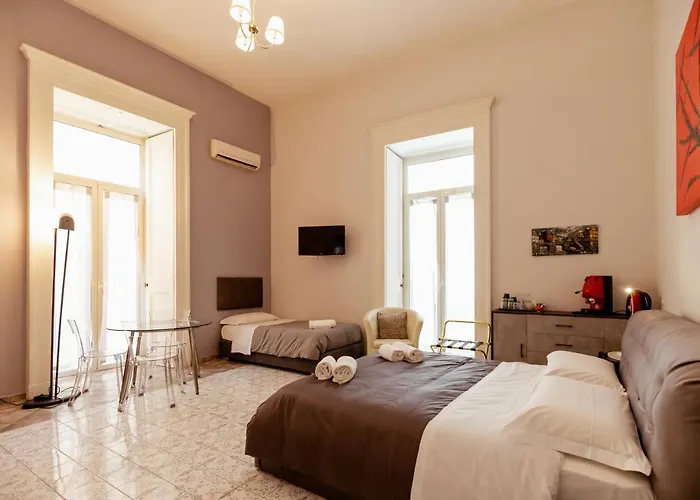 Trinita In Toledo Street בית הארחה 4*