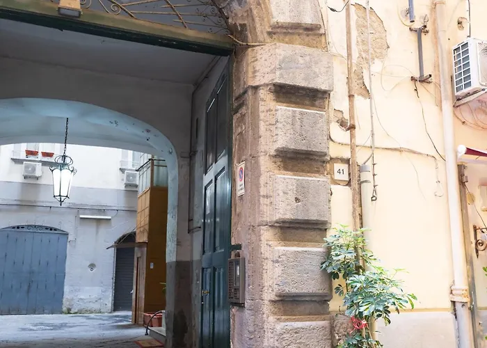 Trinita In Toledo Street נאפולי