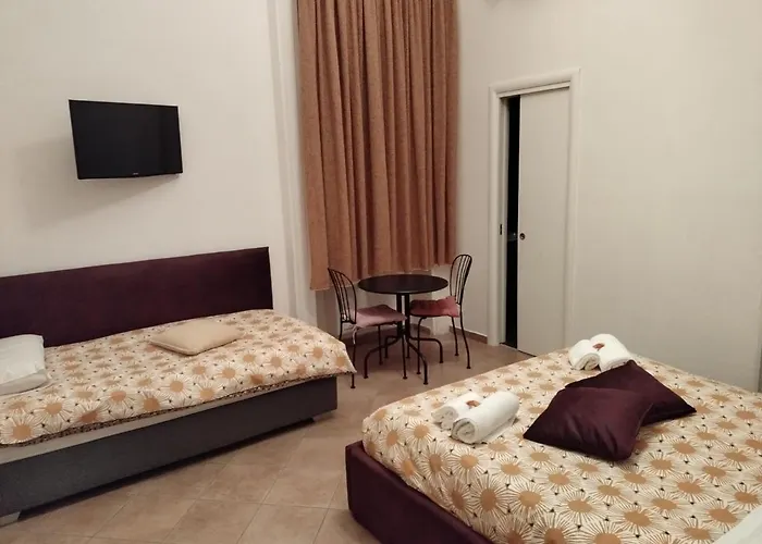 Trinita In Toledo Street בית הארחה 4*